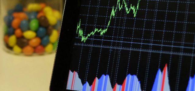 Neurofinanças: Explorando Vieses e Heurísticas na Tomada de Decisão Financeira